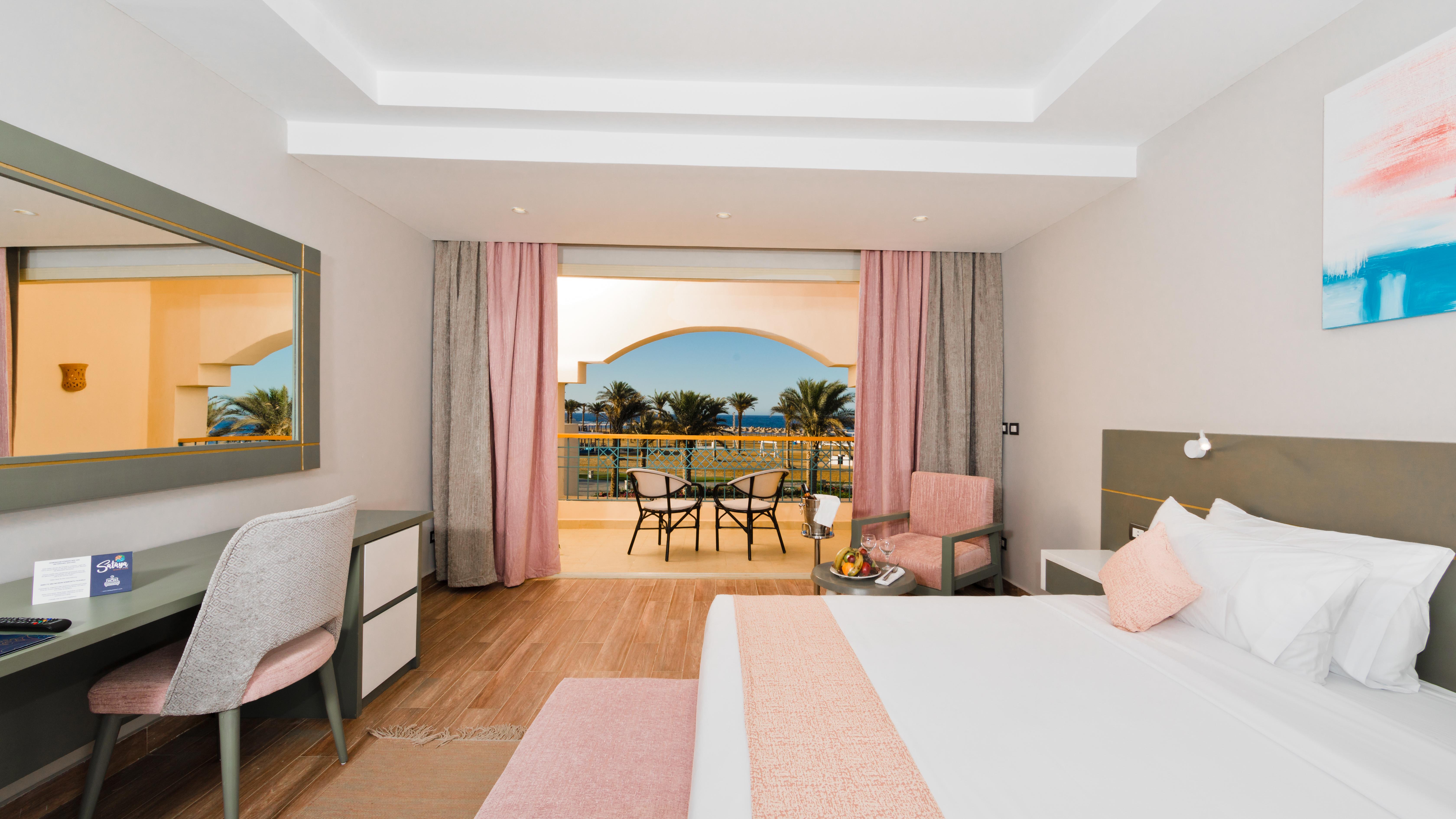 Sataya Resort Marsa Alam Esterno foto A room at the hotel